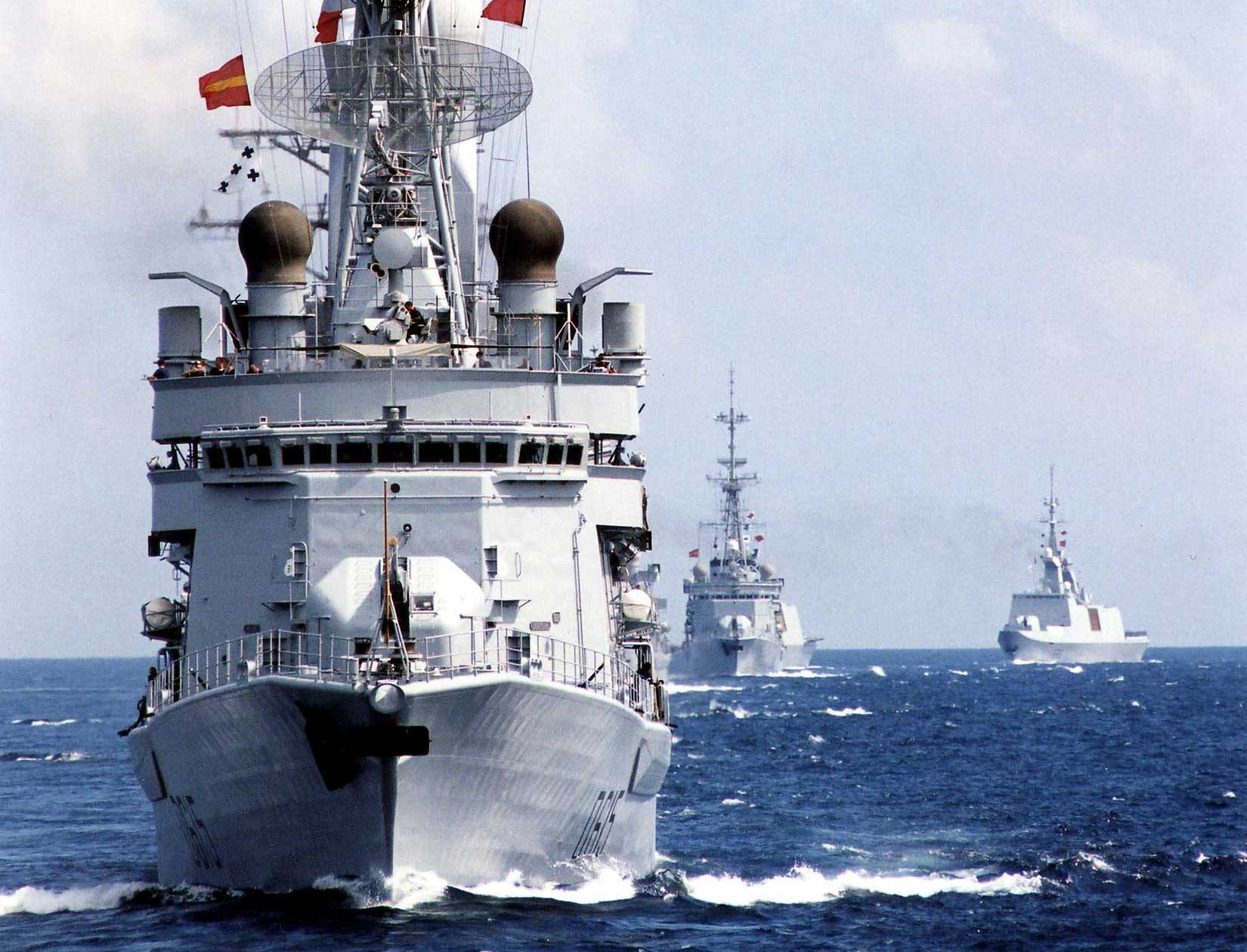 La Force d'Action Navale fait son grand exercice de rentrée au large de ...