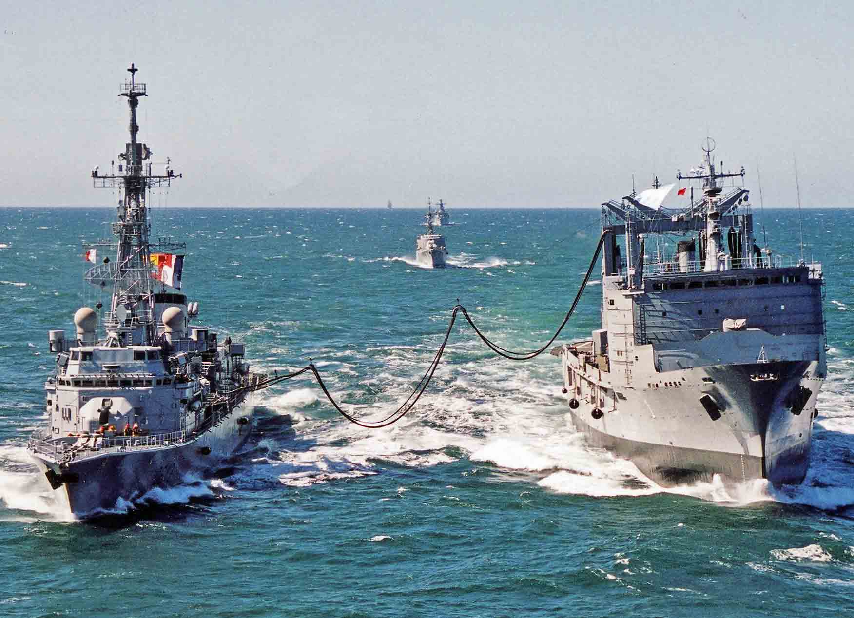 La Marine nationale toujours « short petrol » | Mer et Marine