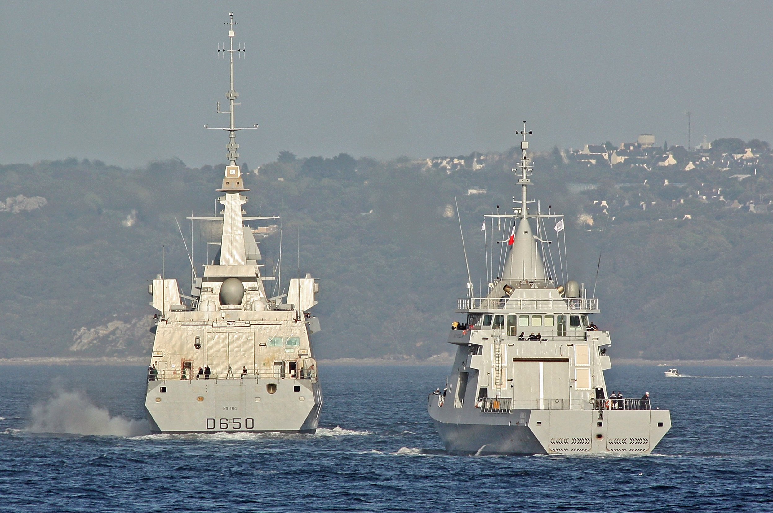 Brest accueille la frégate Aquitaine et le patrouilleur L'Adroit | Mer ...