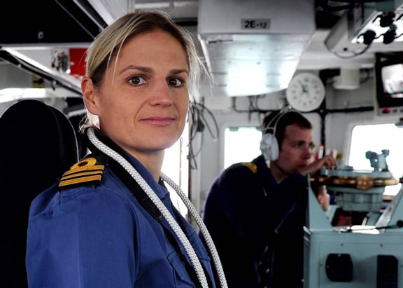 Premier commandant féminin pour une frégate britannique | Mer et Marine
