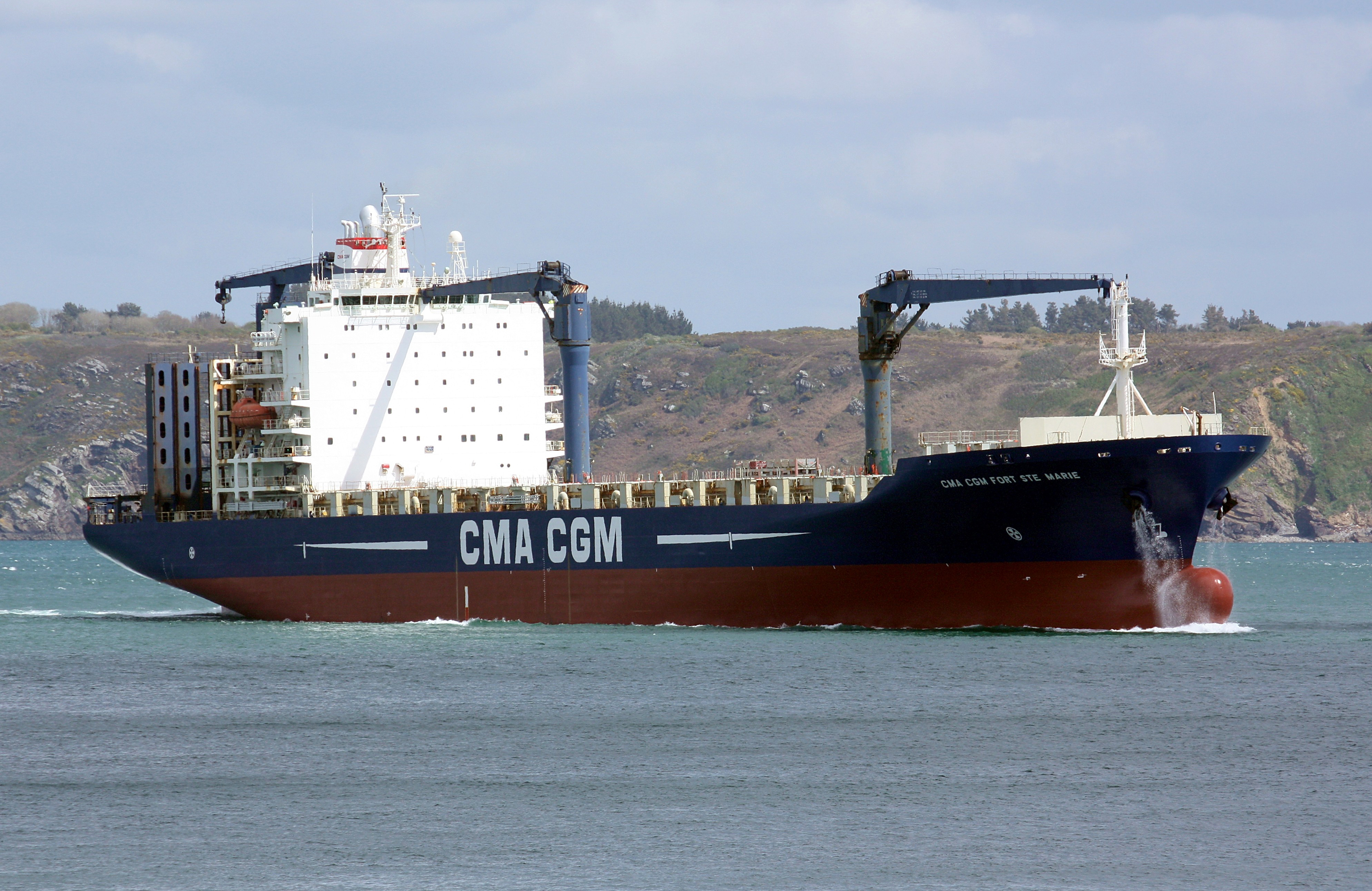 Le CMA CGM Fort Ste Marie quitte Brest | Mer et Marine