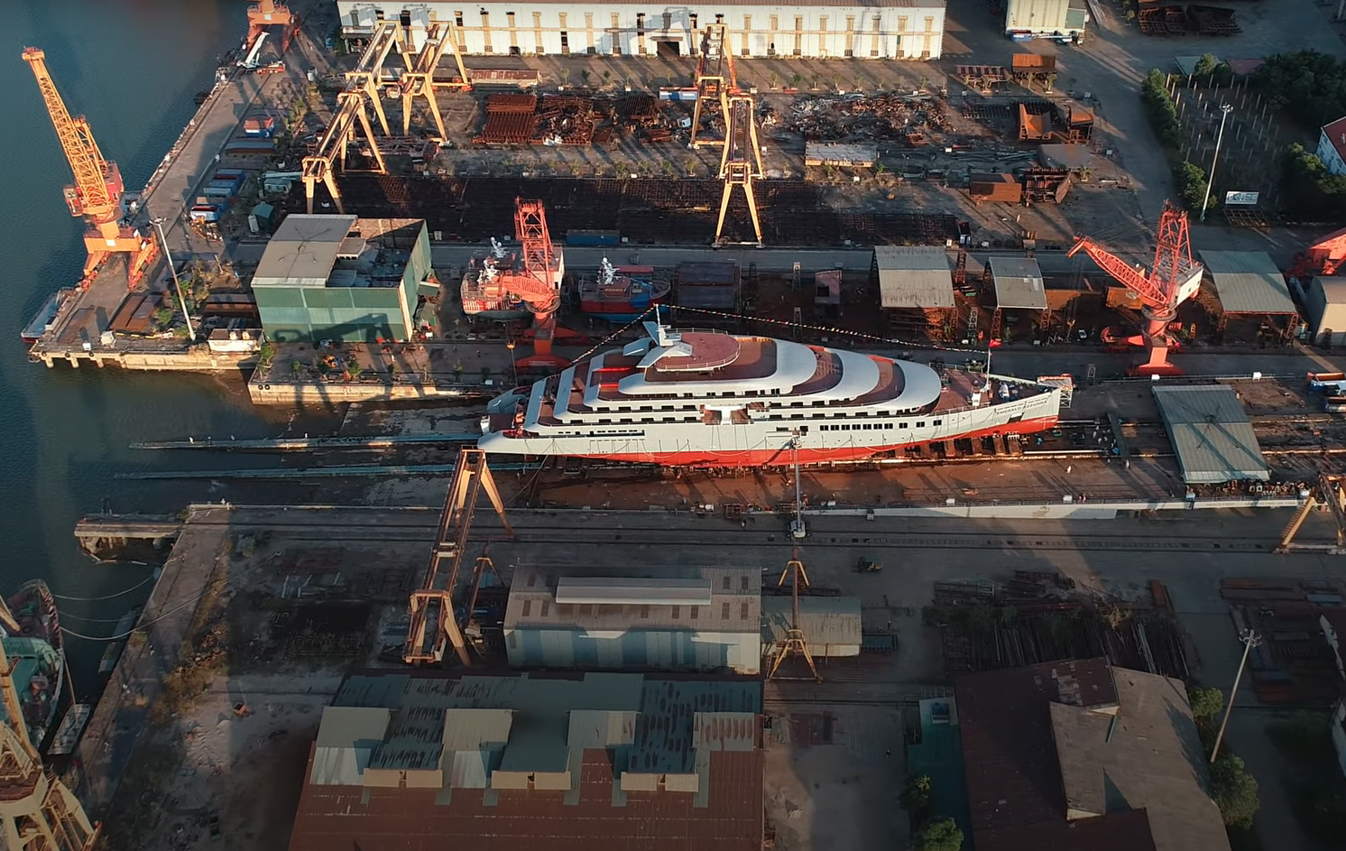 Emerald Cruises : le premier navire lancé au Vietnam | Mer et Marine