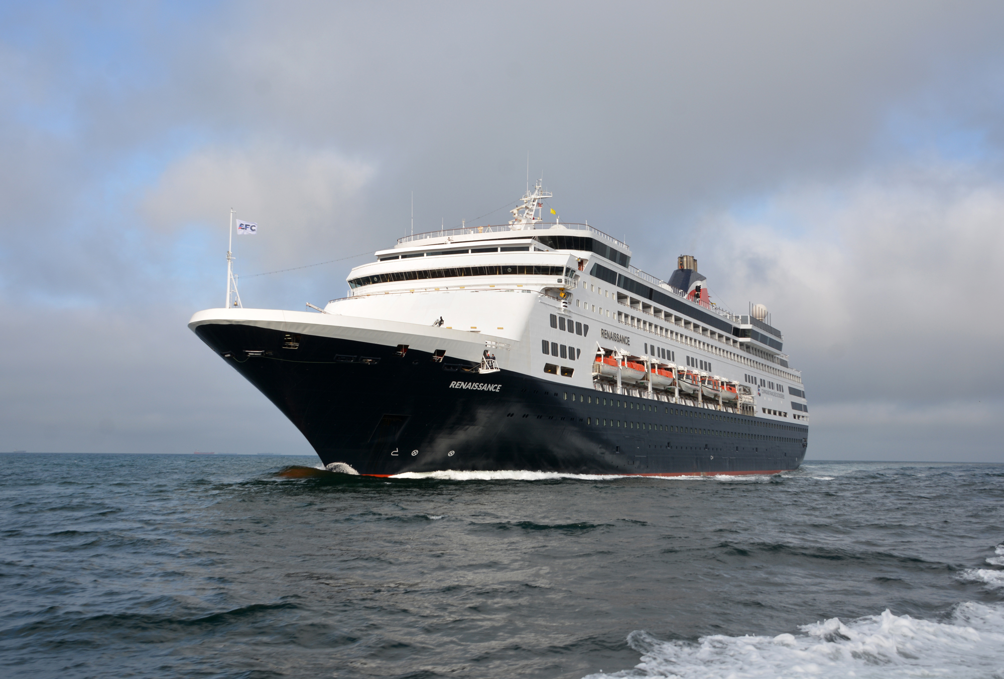 Ms Renaissance Cfc CFC : premier bilan après deux mois de croisières du Renaissance | Mer ...