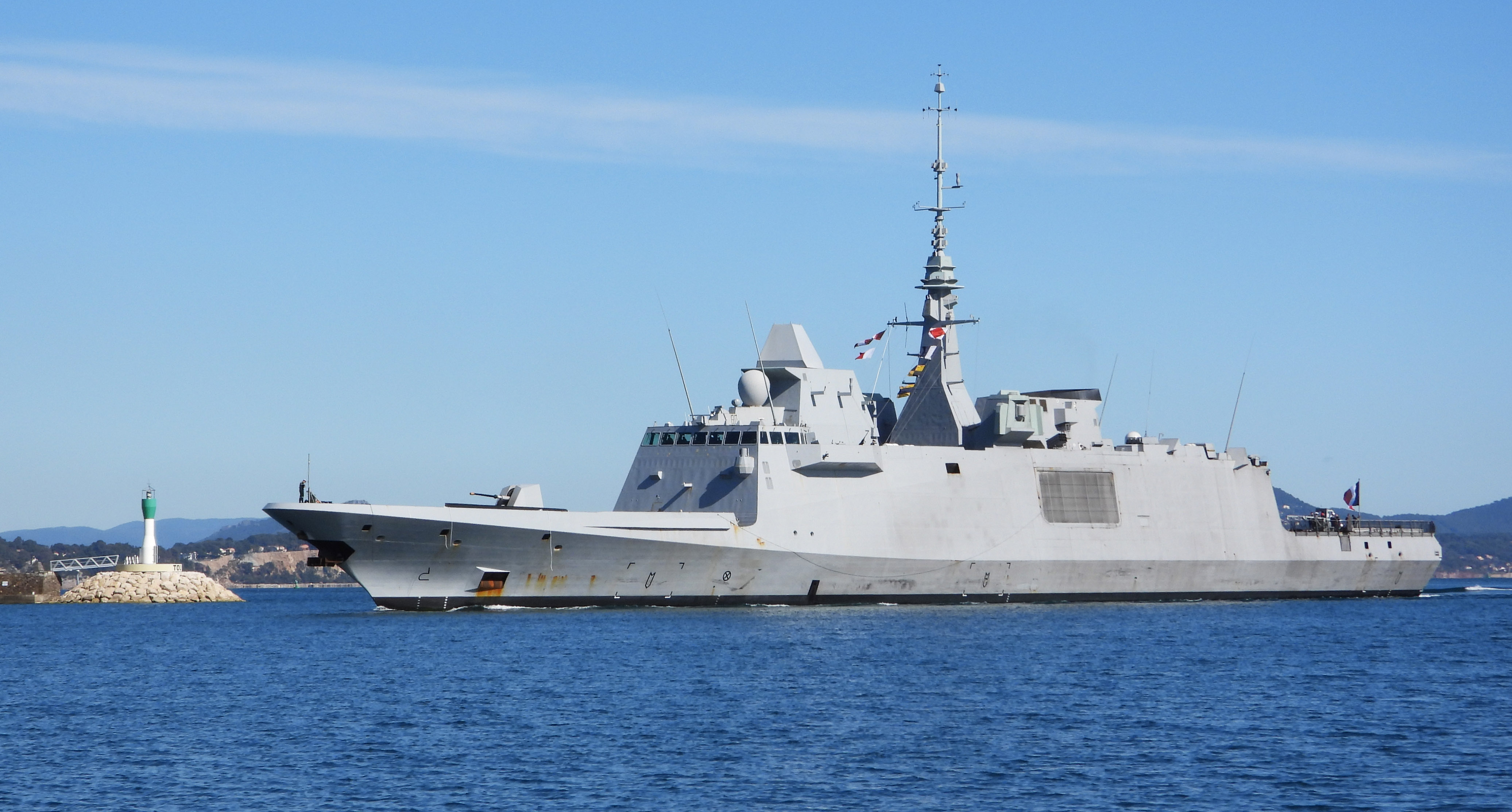 Après sept mois de déploiement, la frégate Languedoc a regagné Toulon ...