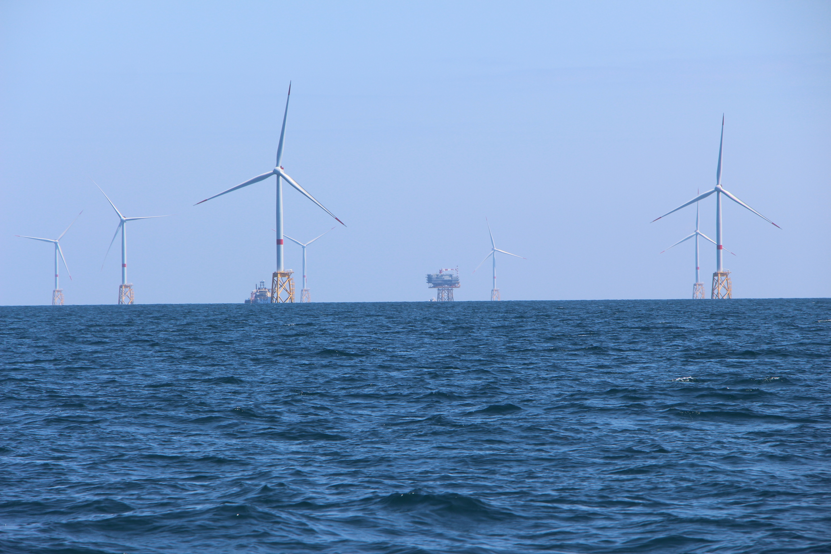 PPE : les objectifs de l'éolien offshore un peu réajustés, le premier ...