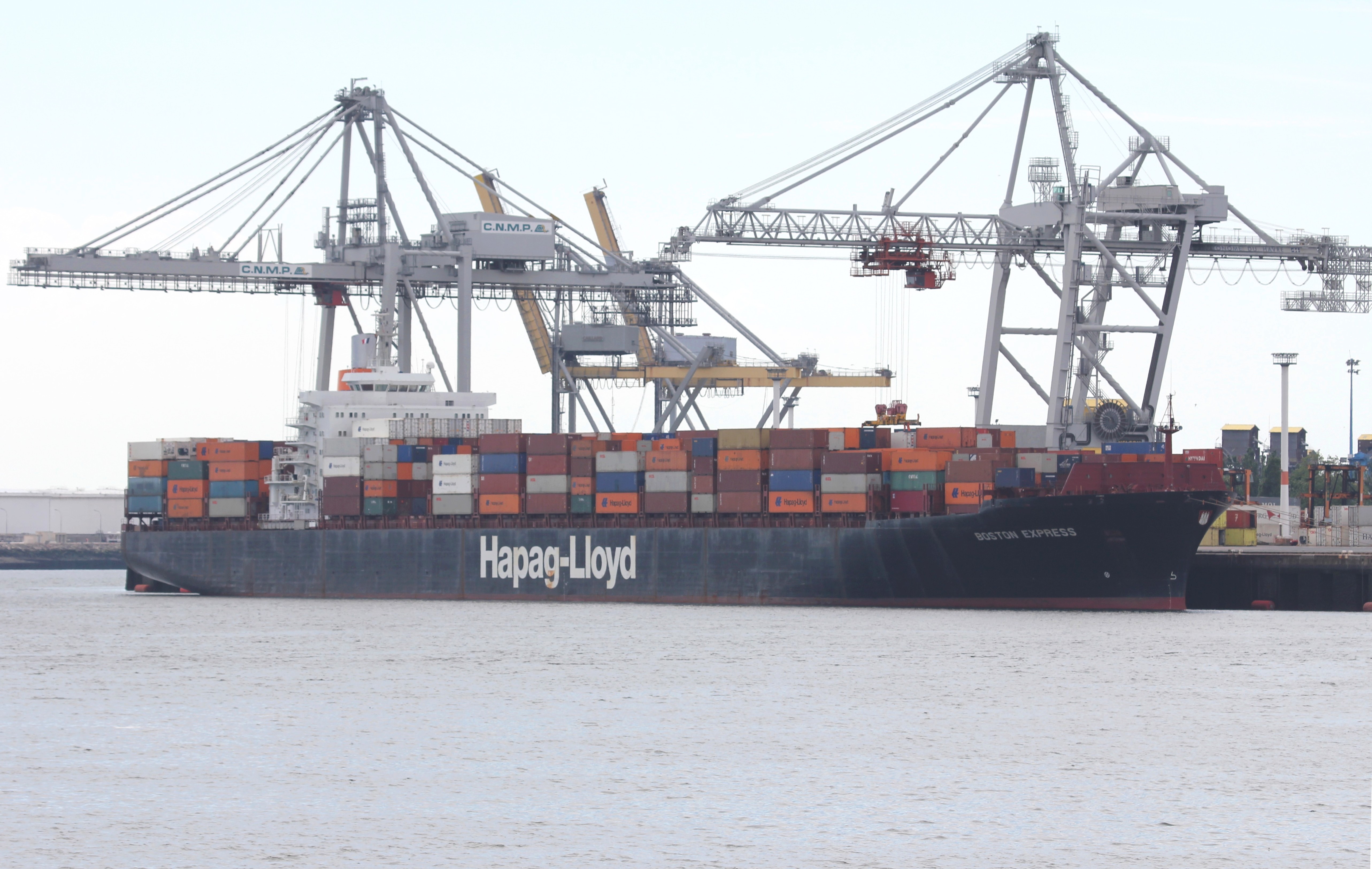 Hanseatic Global Terminals commande 14 cavaliers pour le terminal ...