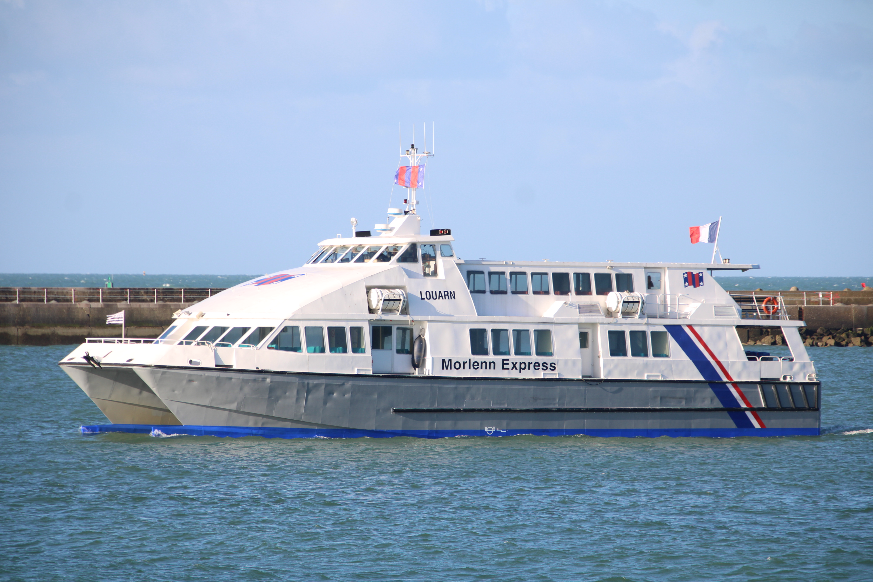 L'ancien Louarn, première des anciennes vedettes de Morlenn Express à ...