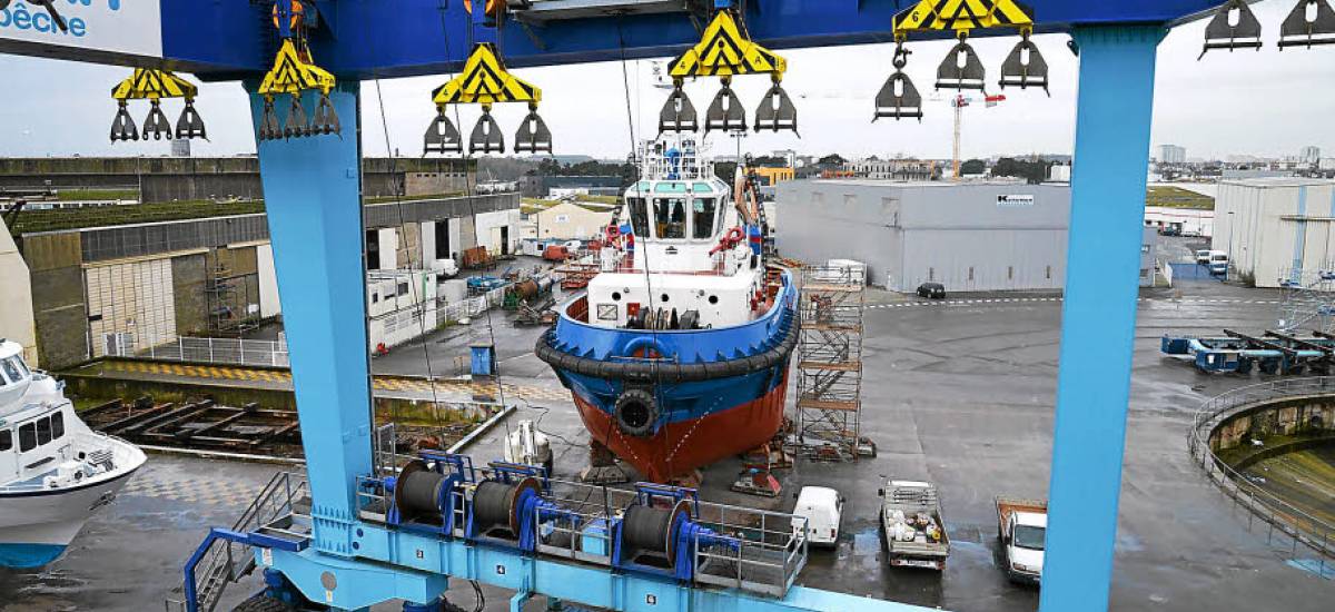 143837 tfr La dalle sur laquelle circule l'élévateur à bateaux s'affaisse. « Les travaux sont urgents », indique Maurice Benoish, président de la Sem Keroman.