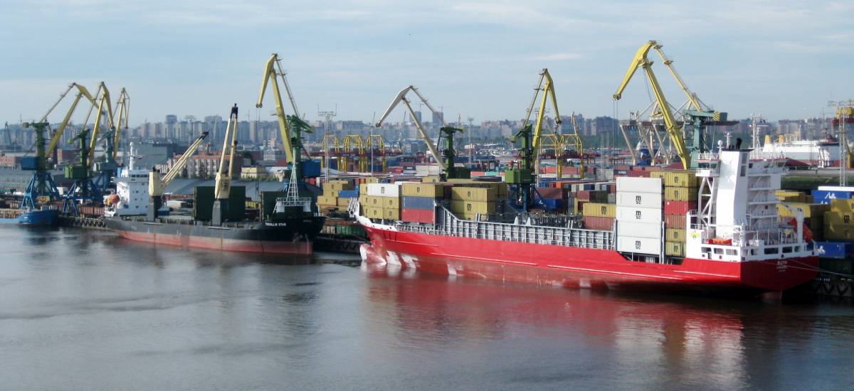 223870 russie port saint-petersbourg