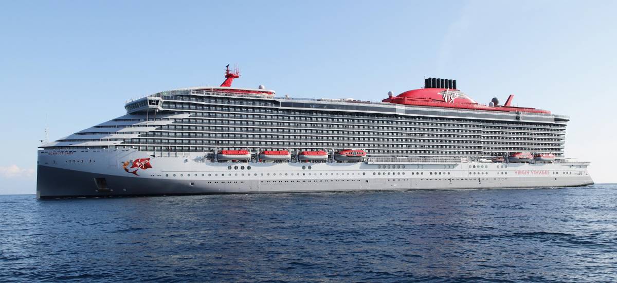 239648 virgin scarlet lady villefranche
