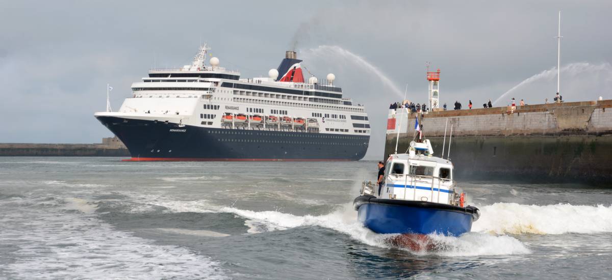 Ms Renaissance Cfc CFC : le Renaissance arrive au Havre pour son inauguration et ses ...