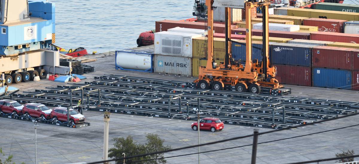De nouveaux conteneurs pour le transport de voitures chez Cosco Mer et Marine