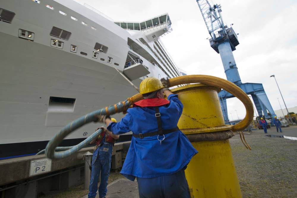 64352 celebrity reflection meyer werft