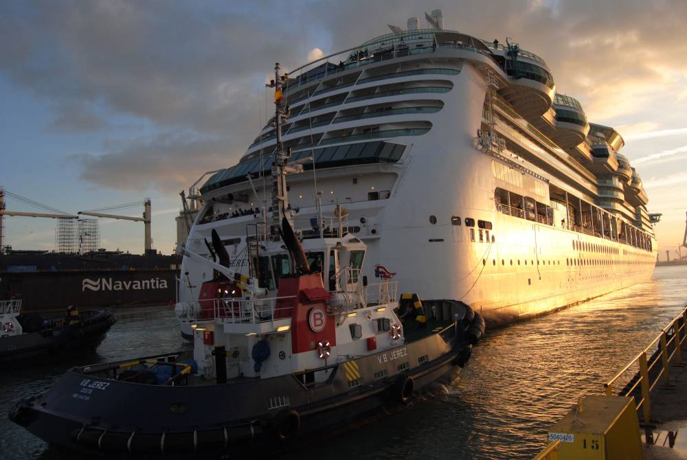 67344 navantia serenade of the seas cadix royal caribbean