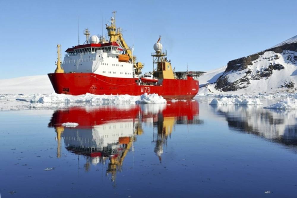 71101 protector fram hurtigruten