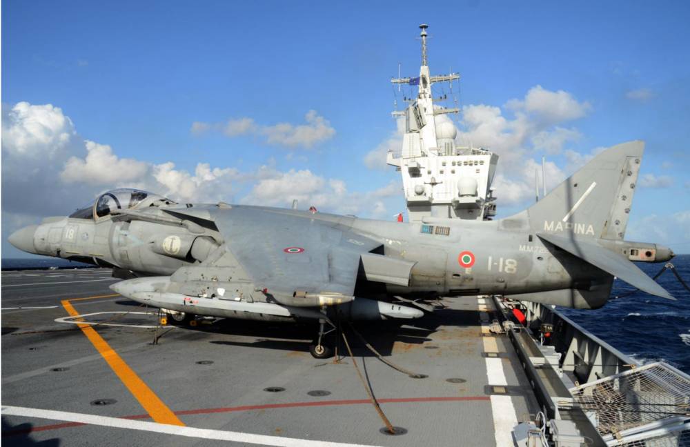 72076 marina militare cavour harrier