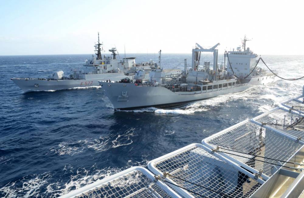 72086 marina militare ravitaille stromboli durand de la penne