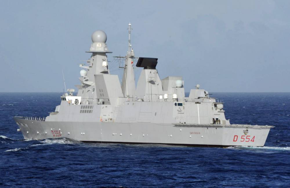 72088 marina militare ravitaille stromboli durand de la penne caio duilio