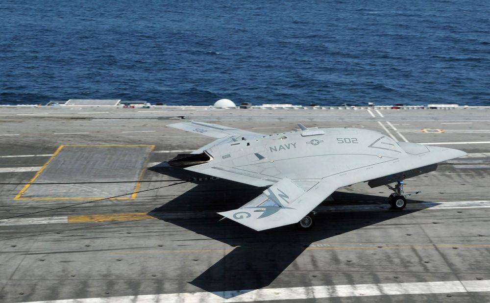 77113 us navy x-47b drone