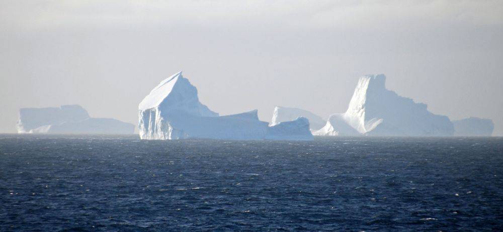 77543 iceberg