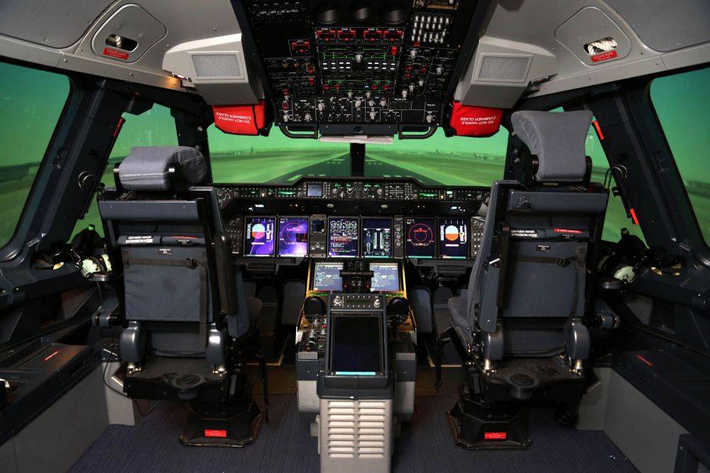 Vue Latérale Du Cockpit Dans Un Simulateur De Vol Fait Maison