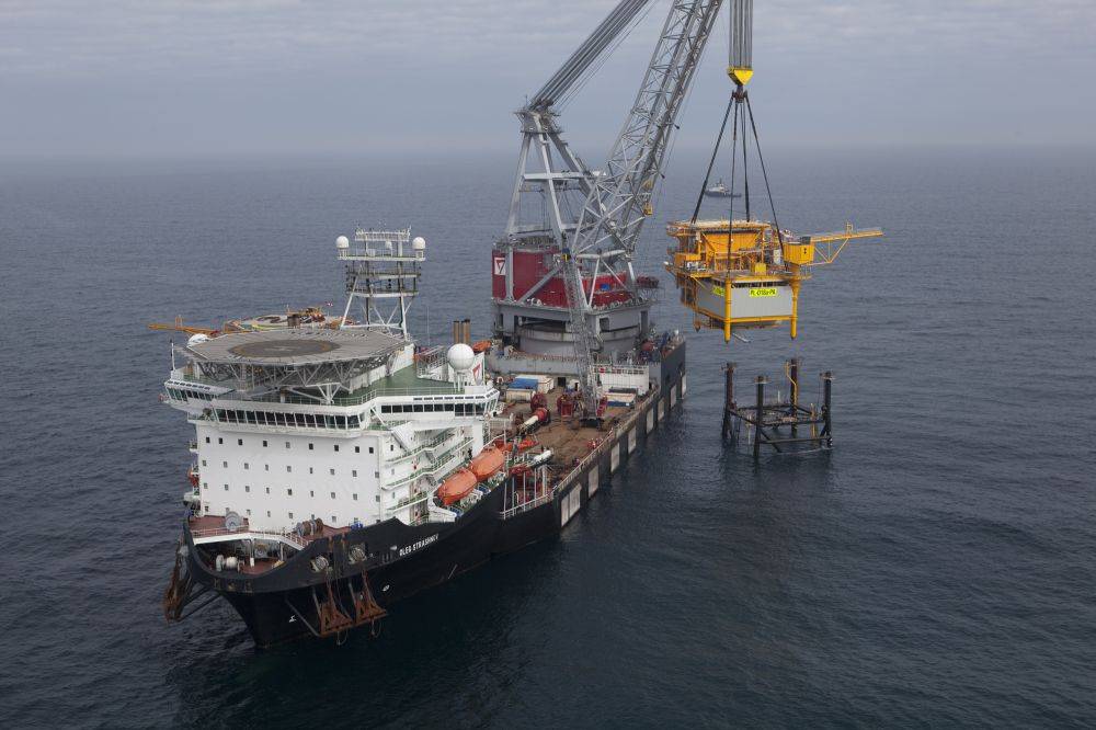 83975 gdf suez oleg strashnov offshore