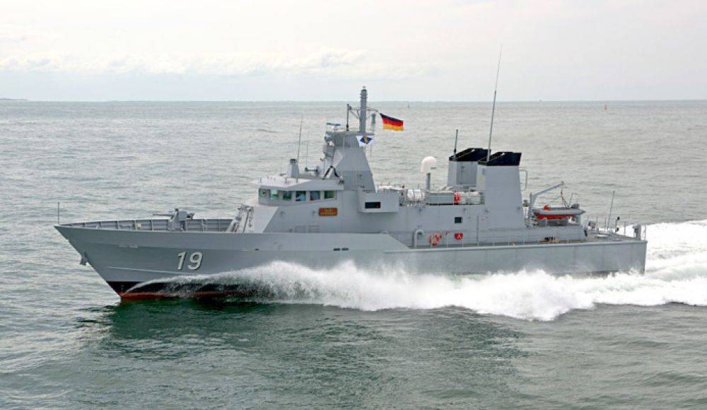 85268 lurssen fpb41 brunei