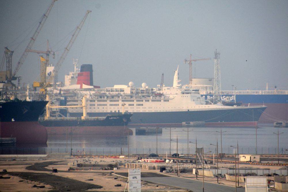 87725 queen elizabeth 2