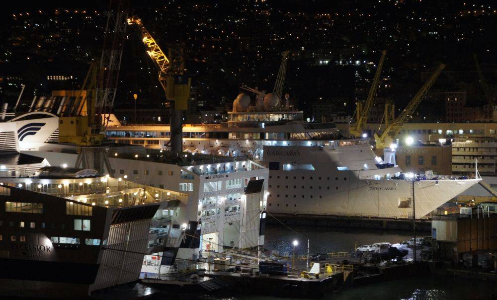 95540 Costa Classica drydock Genes 17/11/14