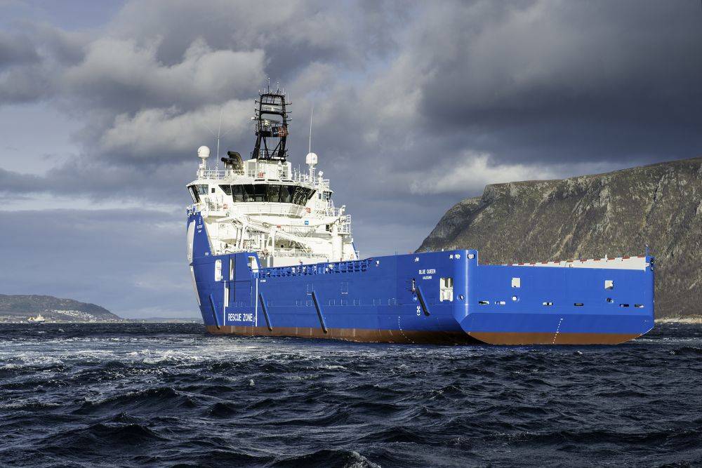 99886 Blue Queen Ulstein PSV X Bow PX121