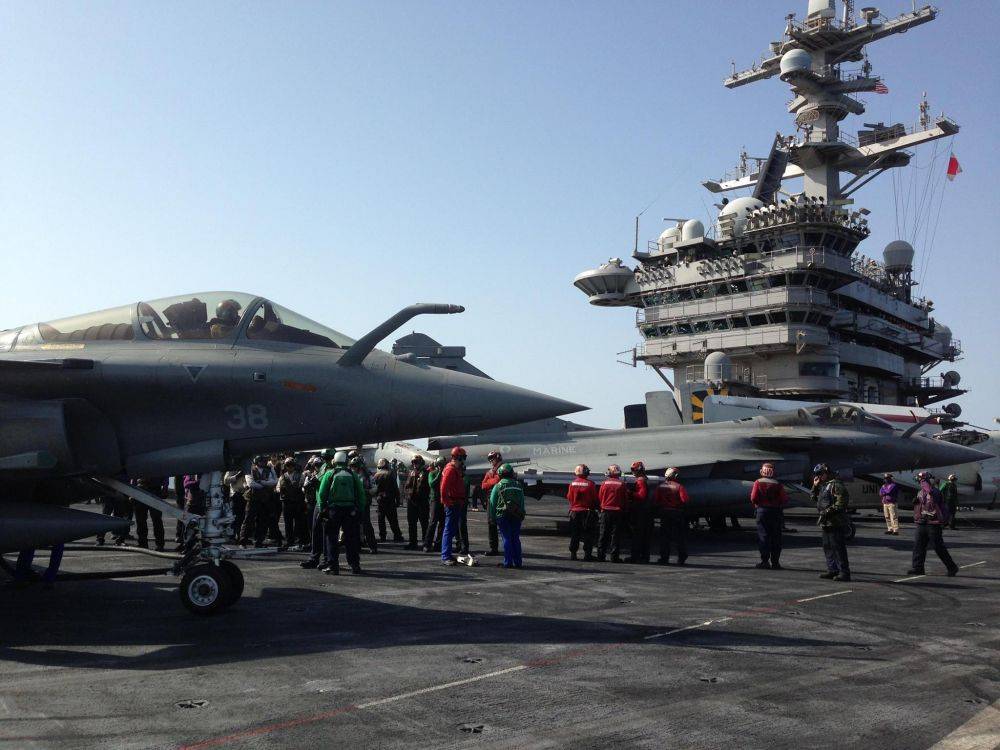 102895 Rafale carl vinson