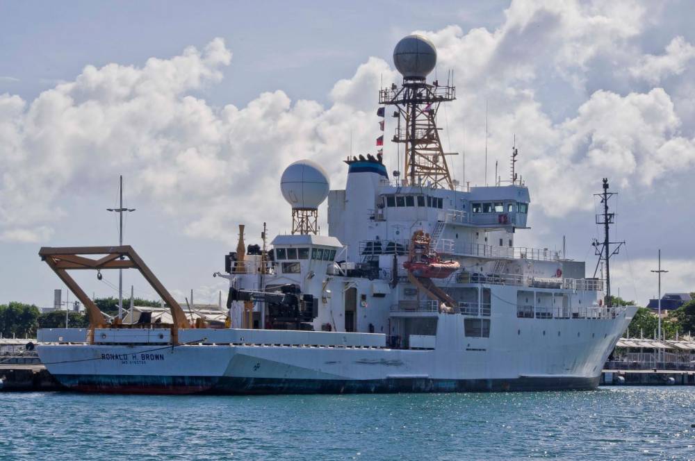 104827 noaa papeete ronald h brown