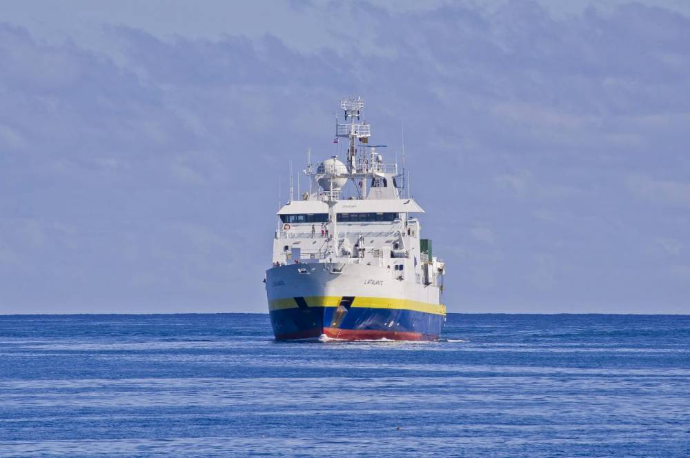 104829 noaa atalante papeete