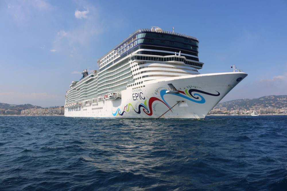 107490 Norwegian Epic à Cannes NCL