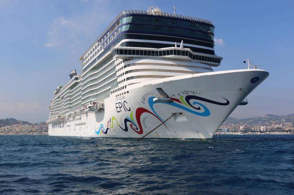 107491 Norwegian Epic à Cannes NCL