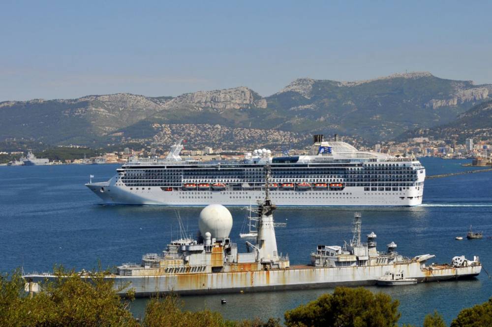 109235 island princess toulon
