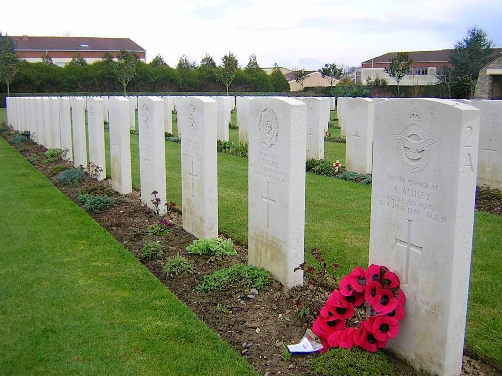 110438 Lancastria cimetiere Pornic