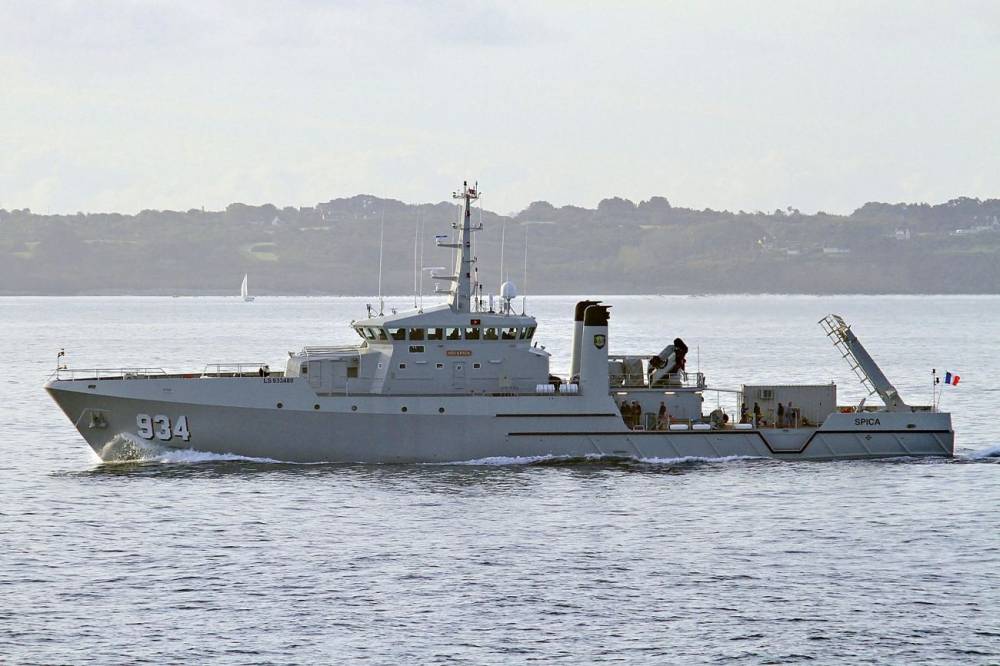 122852 ocea kri spica indonésie