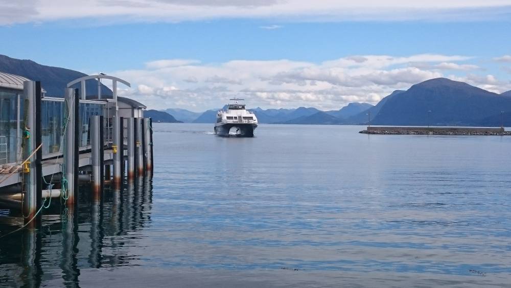 123434 ferry Hareid Alesund