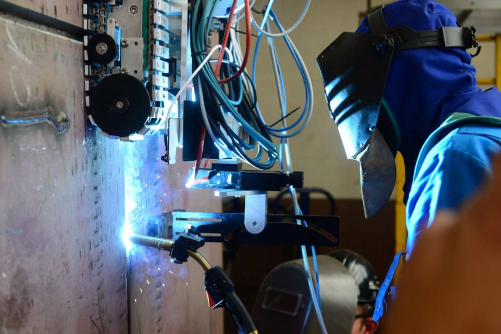 124951 robot soudage charman