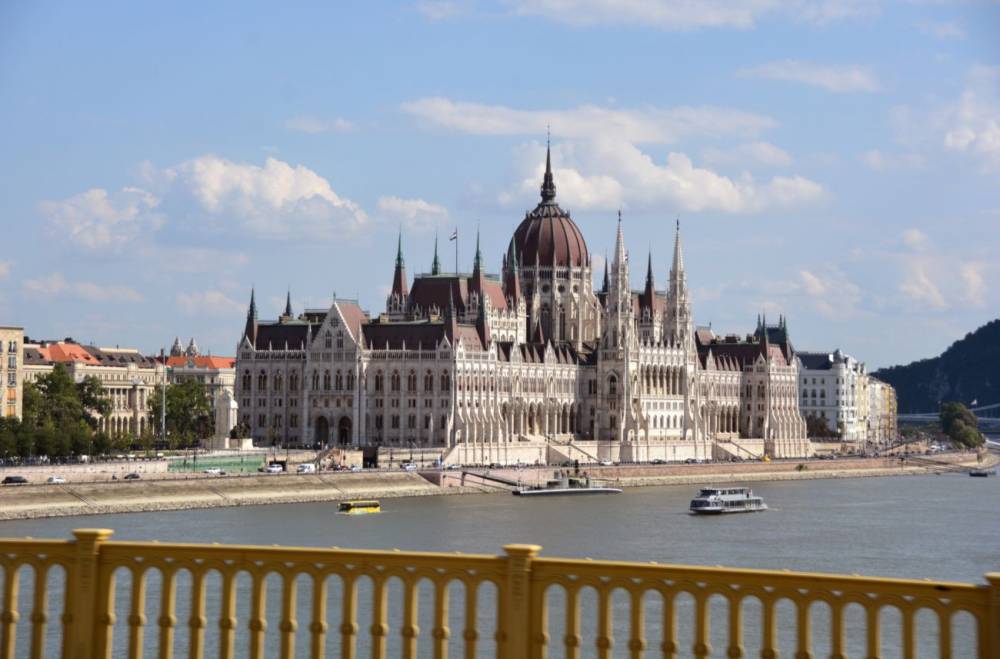 134100 amadeus silver budapest
