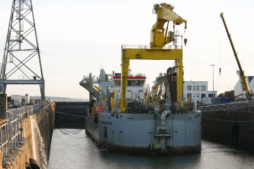 135803 drague Fernao de Magalhaes saint nazaire joubert