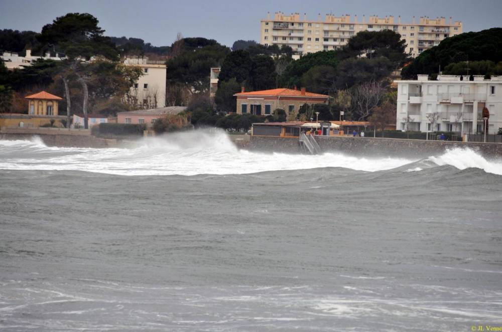 138393 tempete vagues st elme la seyne