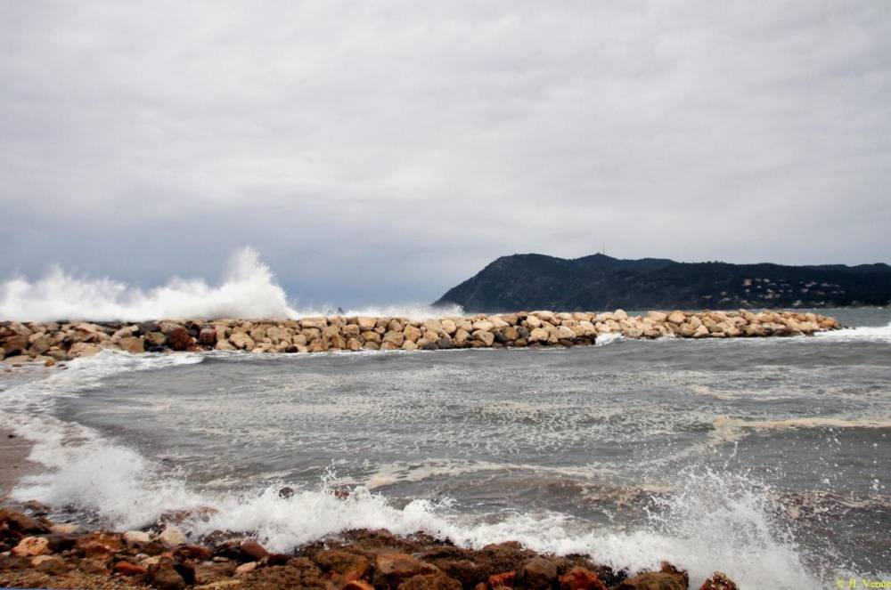 138397 tempete vagues st elme la seyne