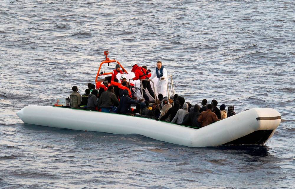 142381 migrants
