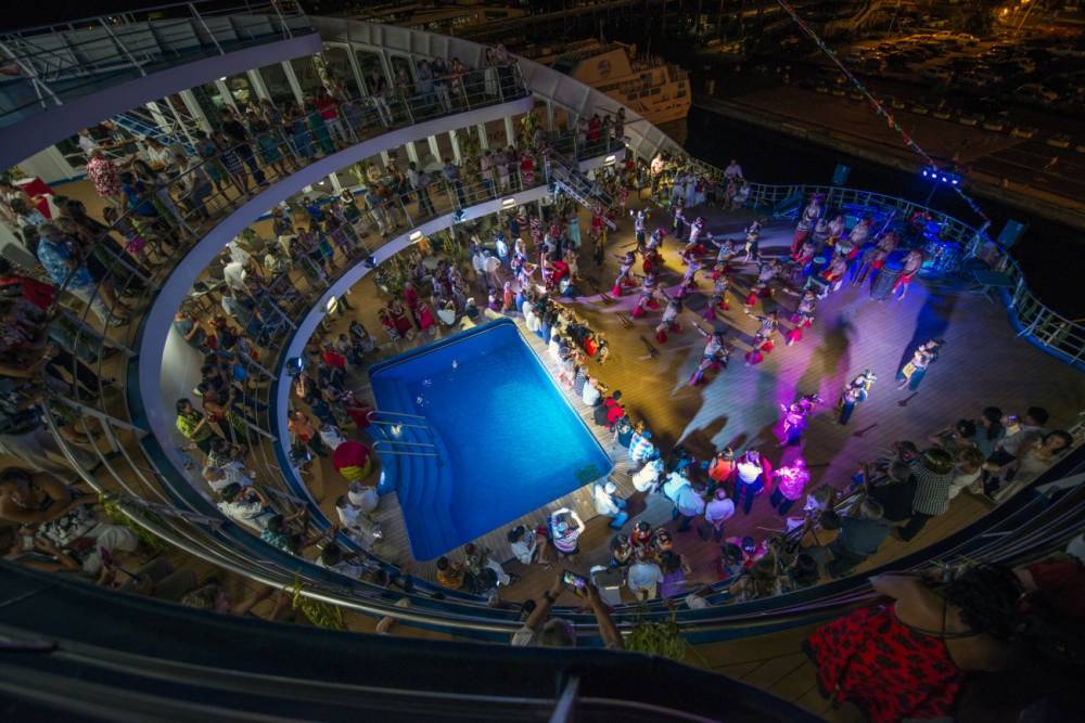 142806 aranui piscine