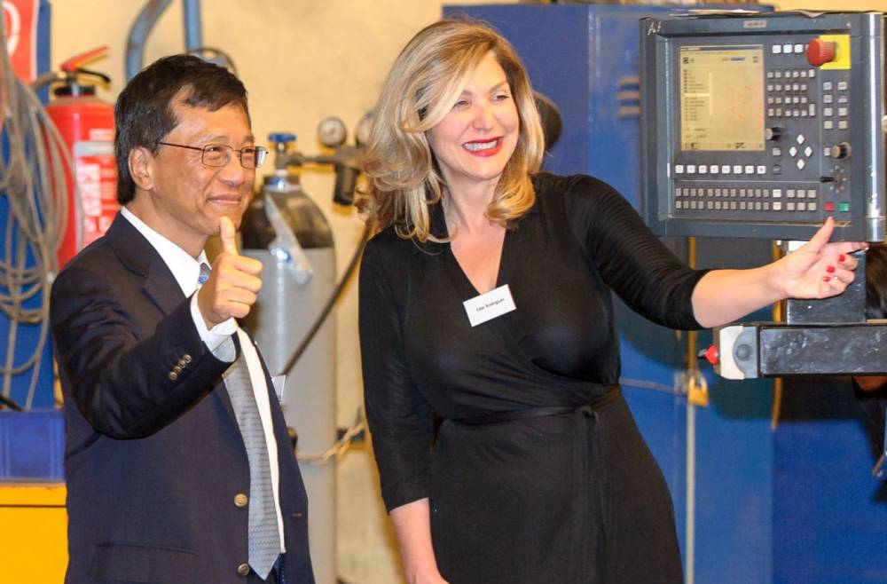 147913 crystal edie rodriguez genting tan sri lim kok thay
