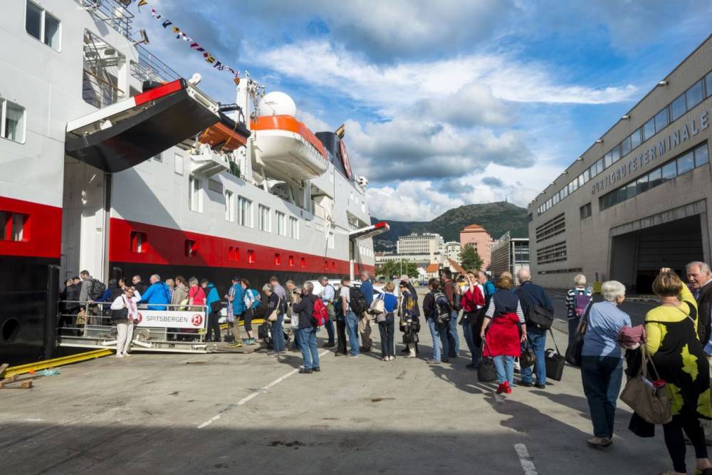 151469 hurtigruten spitsbergen