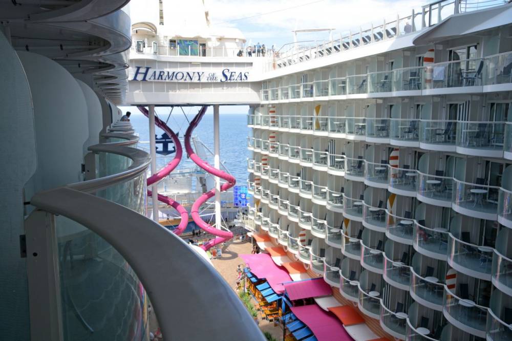 153285 harmony cabines