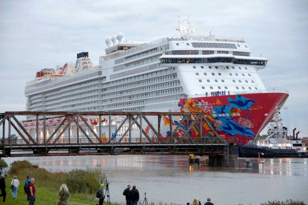 155590 genting dream meyer werft